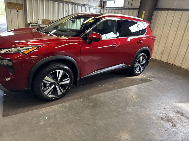 Used 2025 Nissan Rogue SL image 4