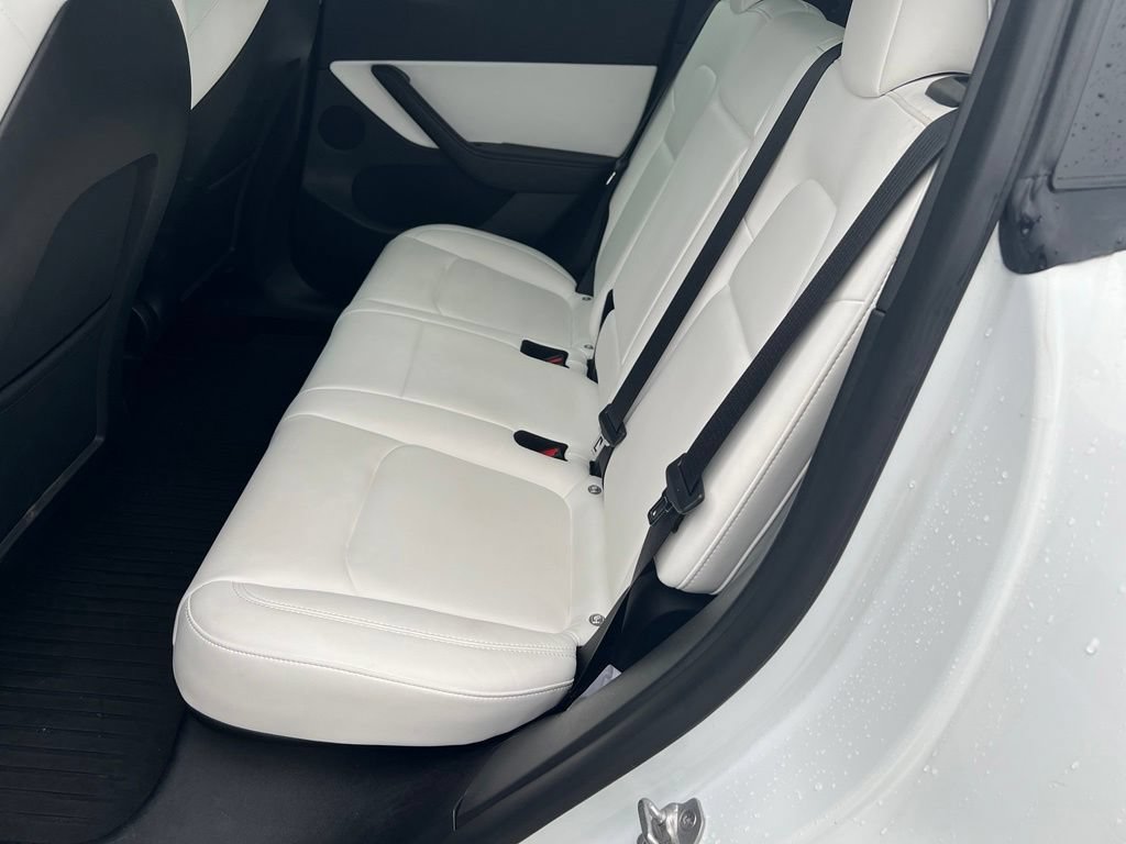 Used 2022 Tesla Model Y Performance AWD/4WD image 16