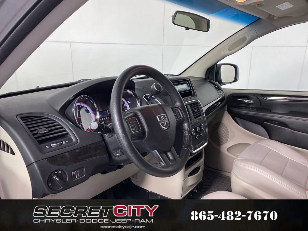 Used 2014 Dodge Grand Caravan SXT image 11