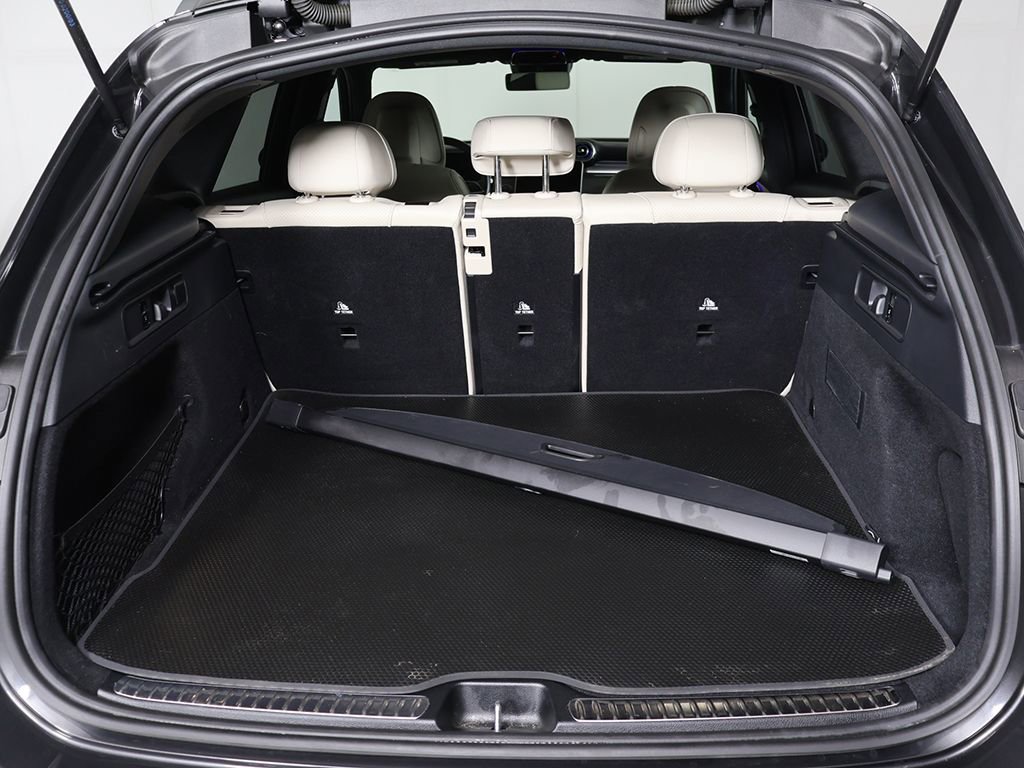 Used 2025 Mercedes-Benz GLC 300 4MATIC image 19