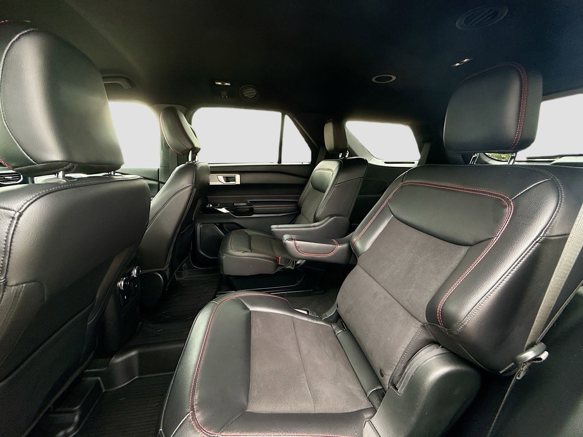 Used 2023 Ford Explorer ST-Line w/ Class IV Trailer Tow Package image 27