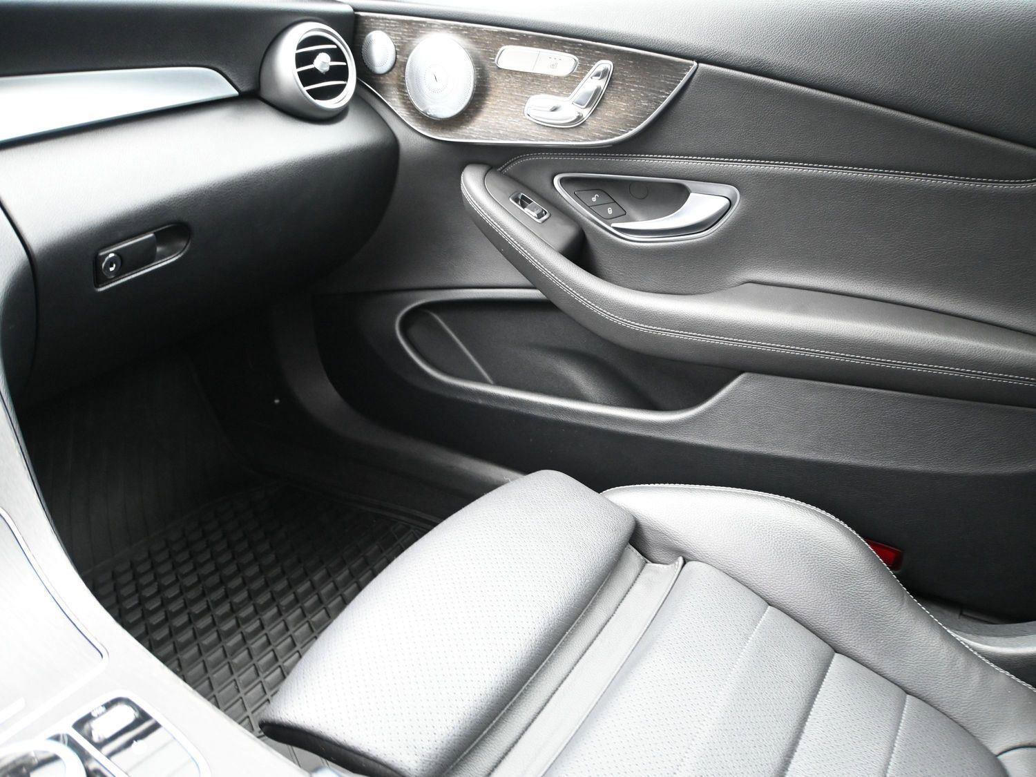 Used 2019 Mercedes-Benz C 300 4MATIC Coupe image 5