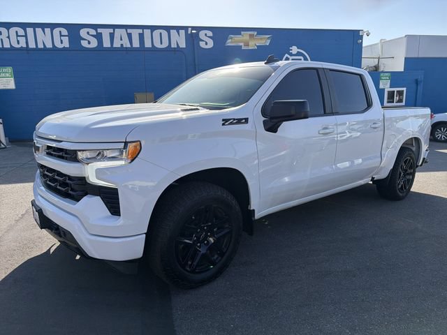 Used 2024 Chevrolet Silverado 1500 RST w/ Convenience Package II AWD/4WD image 2