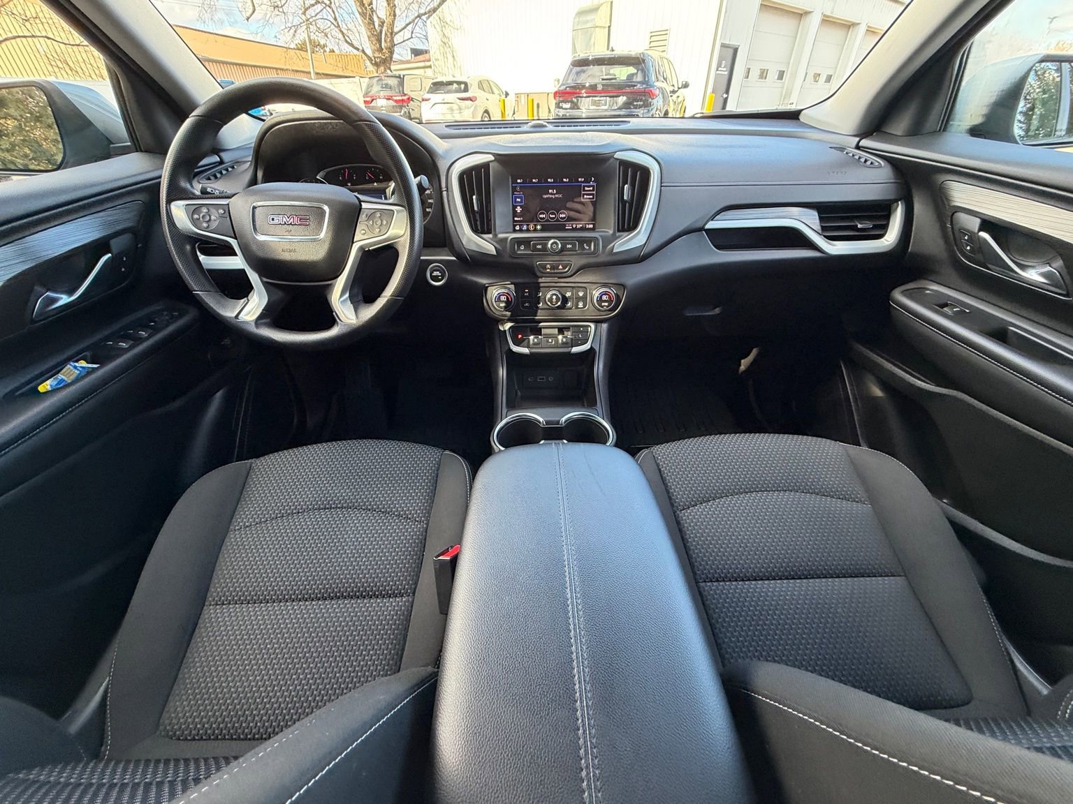 Used 2024 GMC Terrain SLE w/ Driver Convenience Package image 20