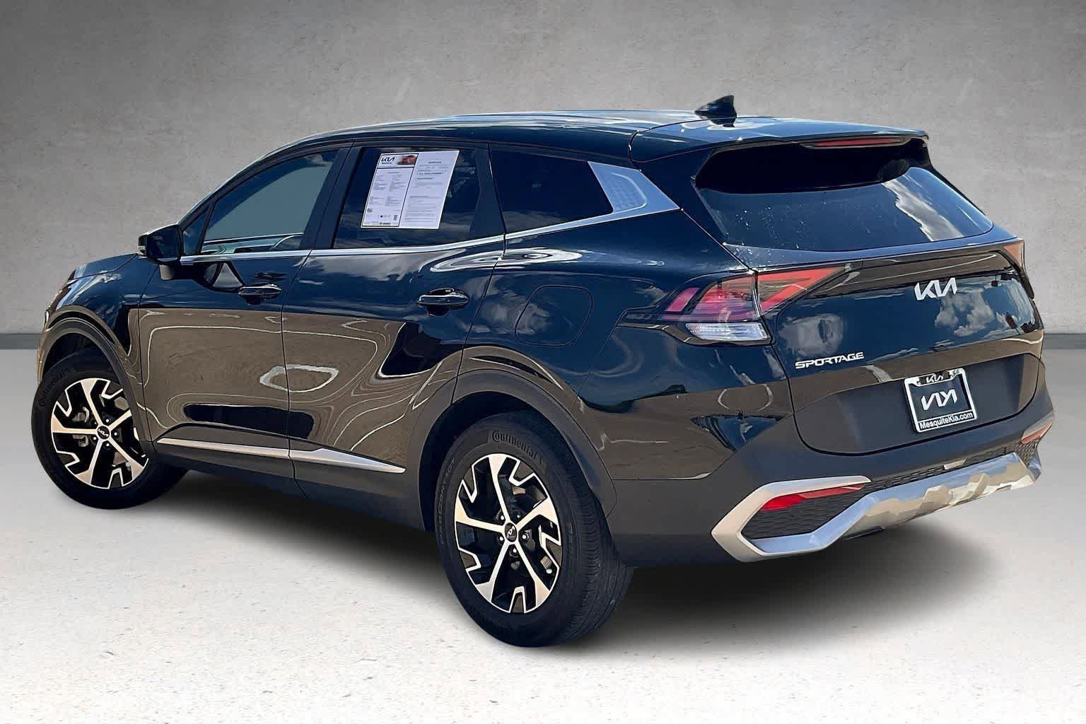 Used 2023 Kia Sportage EX FWD image 4