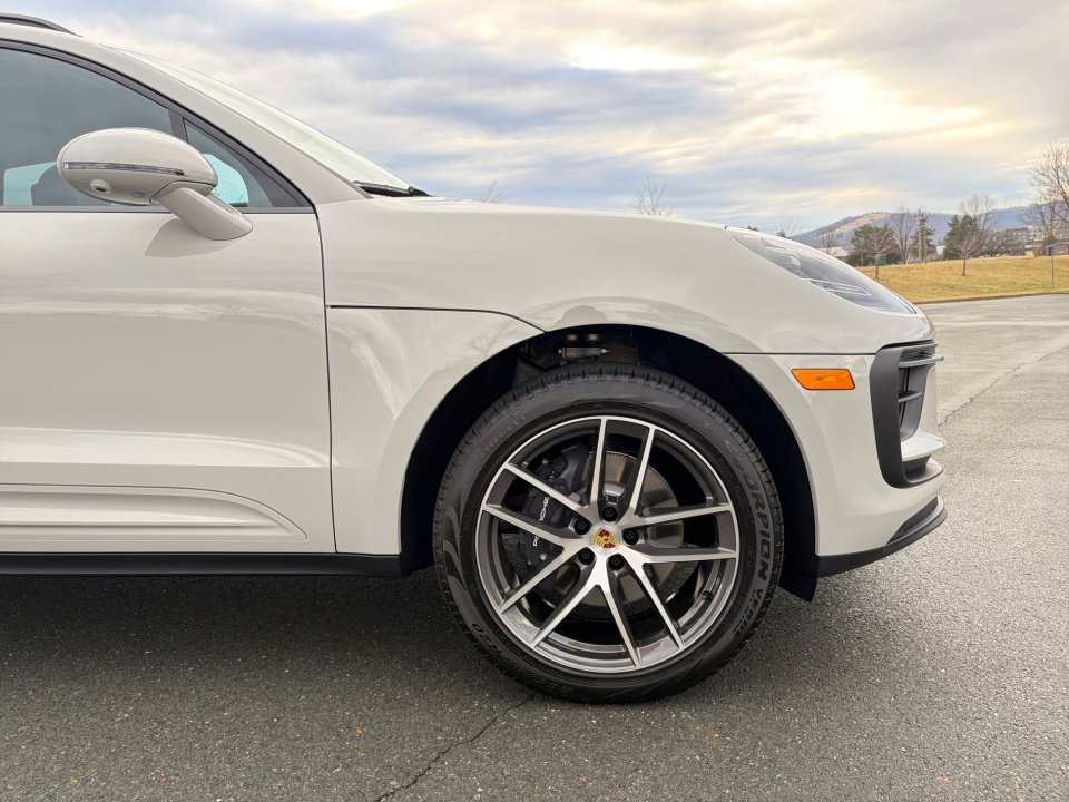 Certified 2026 Porsche Macan image 11