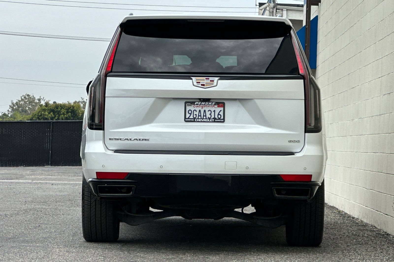 Certified 2023 Cadillac Escalade ESV Sport Platinum w/ Heavy-Duty Trailer Package AWD/4WD image 5