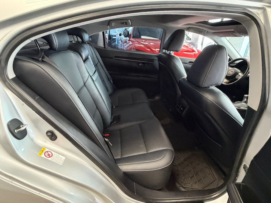 Used 2018 Lexus ES 350 w/ Navigation System Package FWD image 34