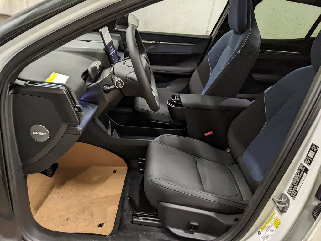 New 2026 Volvo EX30 Plus w/ Protection Package Premier AWD/4WD image 11