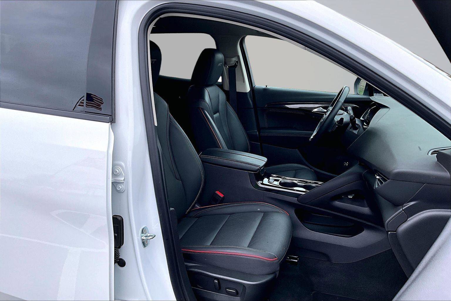 Used 2023 Buick Envision Essence w/ Technology Package I AWD/4WD image 8