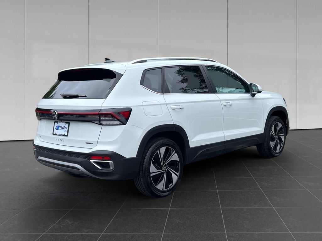 Used 2026 Volkswagen Taos SE AWD/4WD image 5