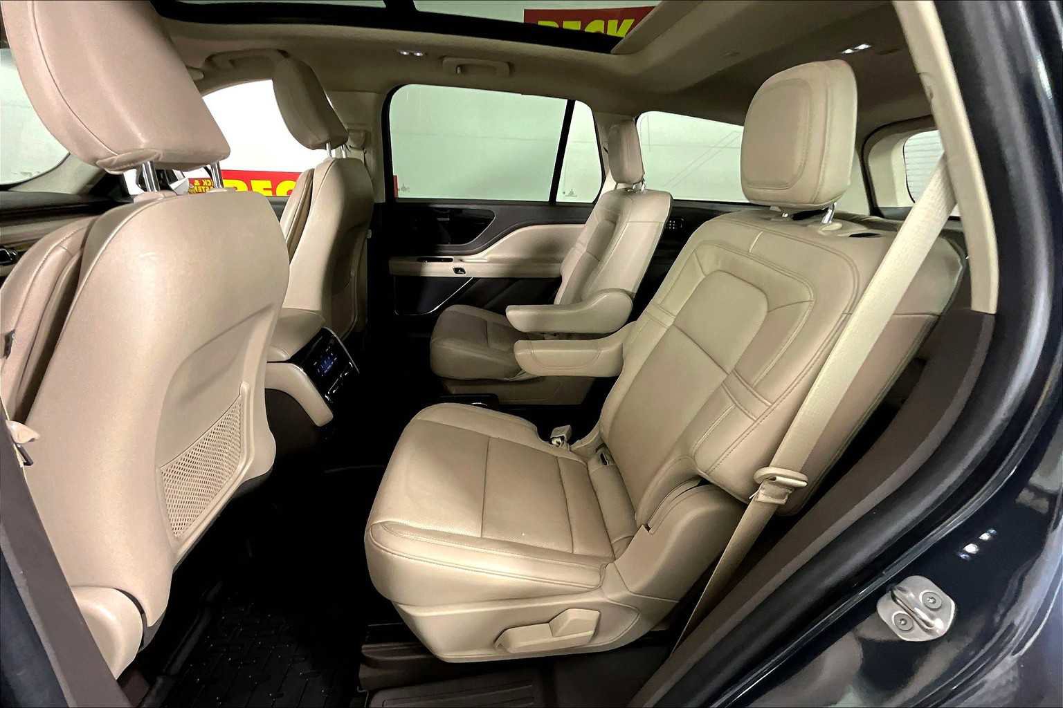 Used 2022 Lincoln Aviator Reserve w/ Elements Package Plus image 17