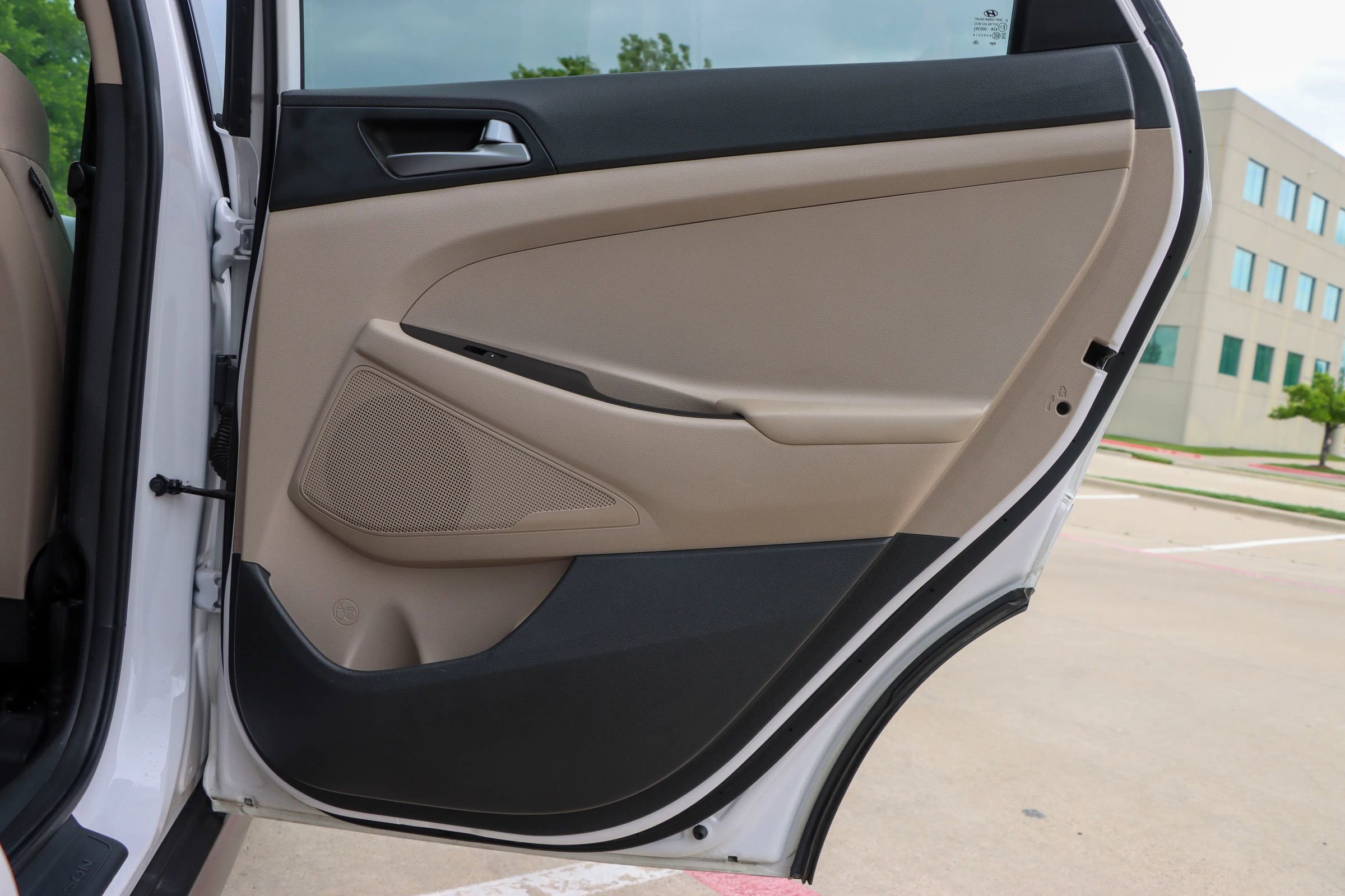 Used 2016 Hyundai Tucson Sport image 10