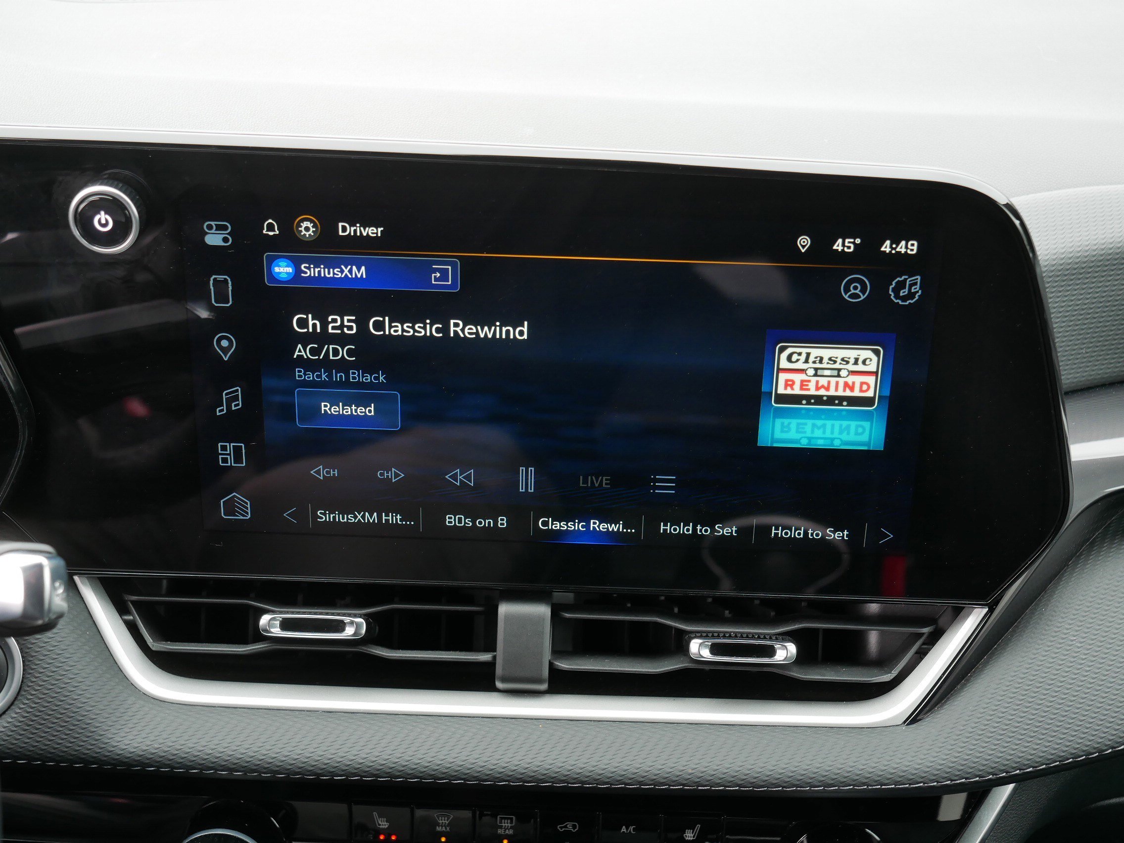 Used 2025 Chevrolet Equinox LT image 22