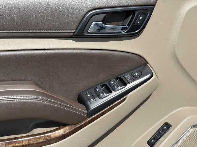 Used 2018 Chevrolet Suburban LT RWD image 23