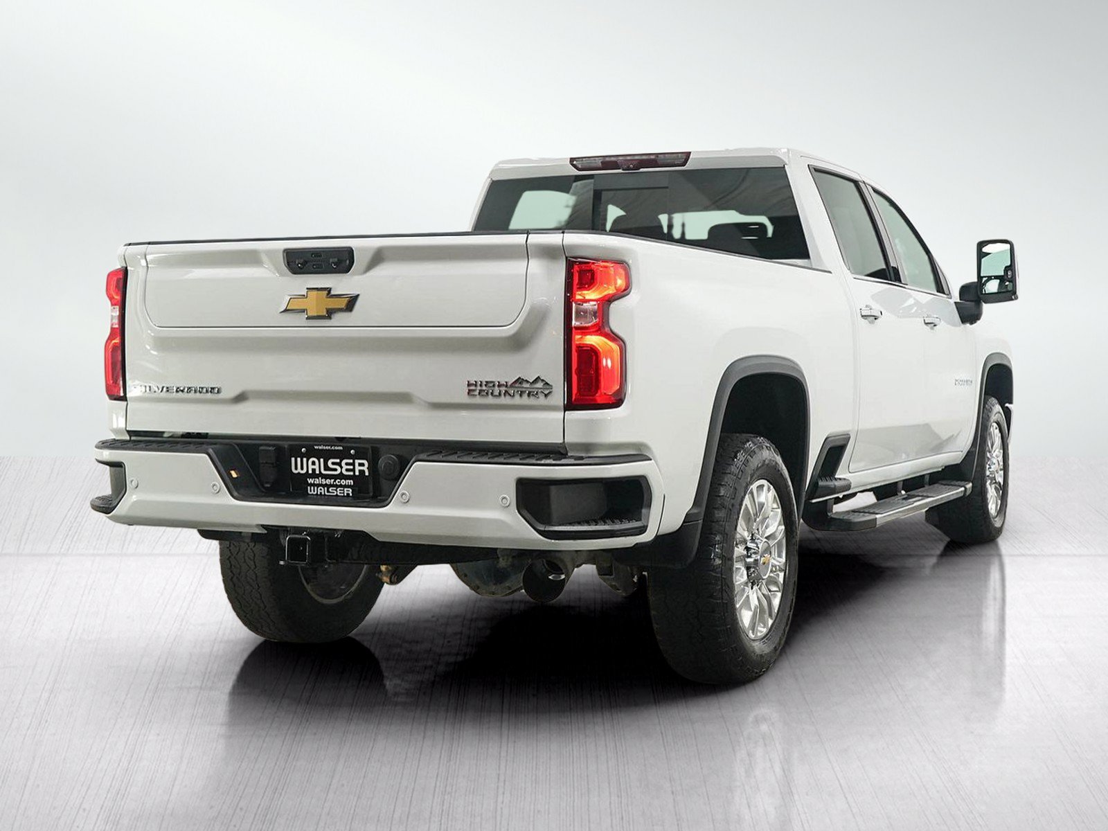 Used 2022 Chevrolet Silverado 2500 High Country w/ Technology Package AWD/4WD image 5