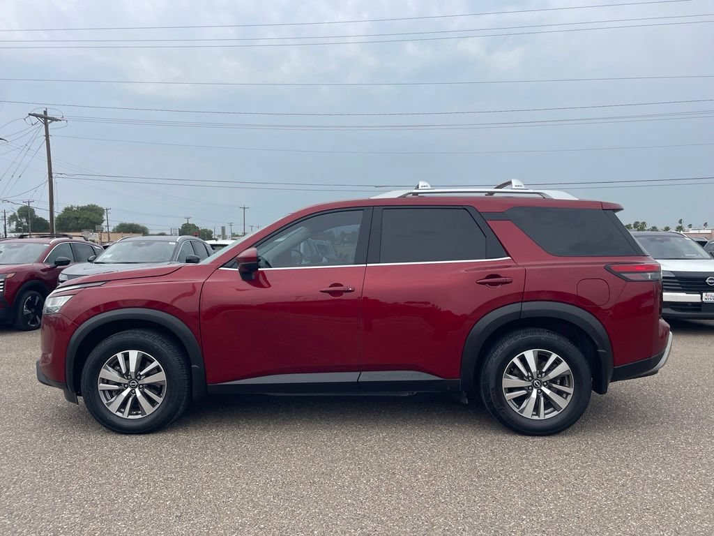 Certified 2022 Nissan Pathfinder SL FWD image 4