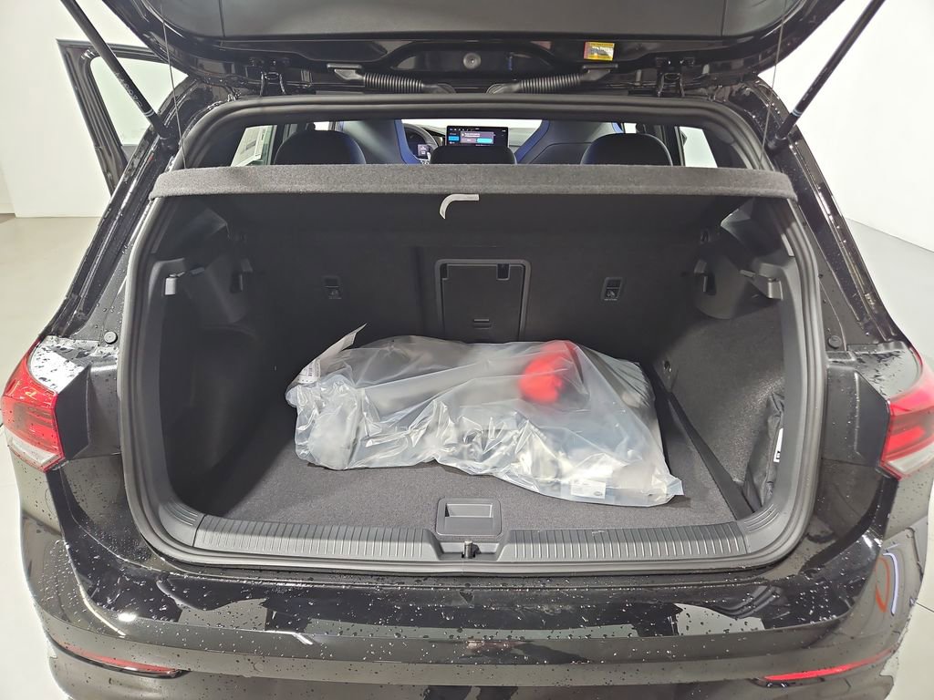 New 2026 Volkswagen Golf 2.0T image 23