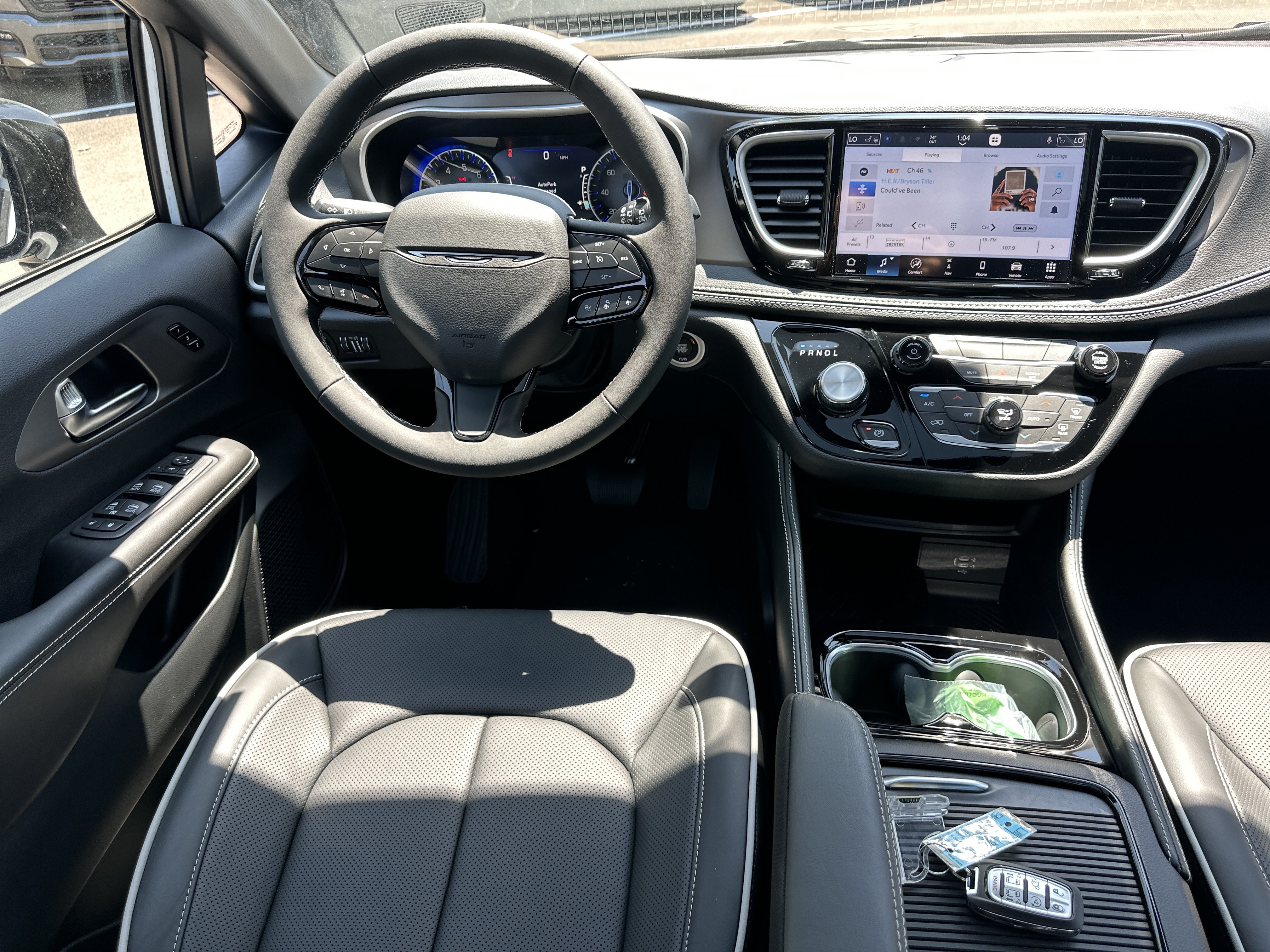 New 2027 Chrysler Pacifica Limited FWD image 32