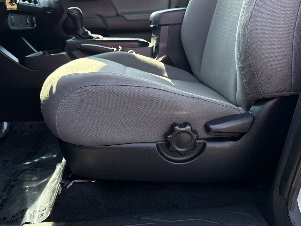 Used 2019 Toyota Tacoma SR image 13