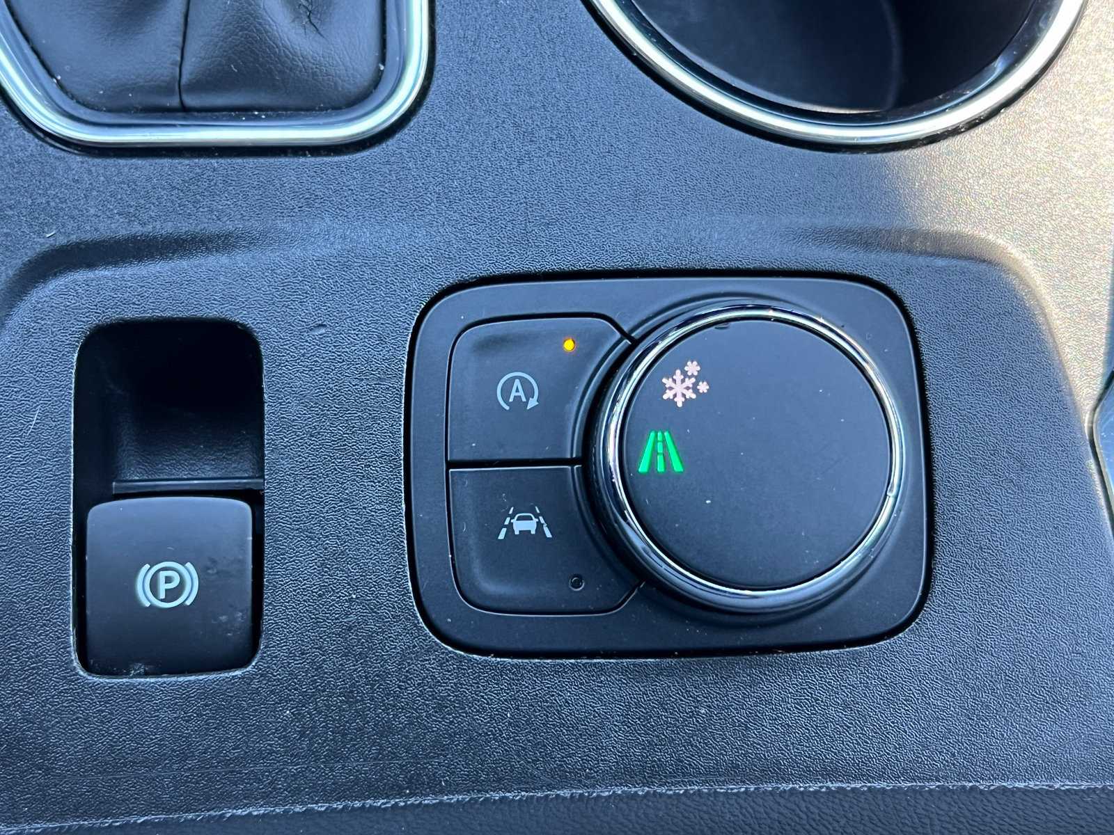 Used 2024 Chevrolet Traverse LS w/ Safety Package FWD image 31