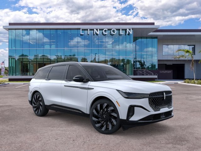 New 2026 Lincoln Nautilus Reserve w/ Jet Appearance Package AWD/4WD image 7