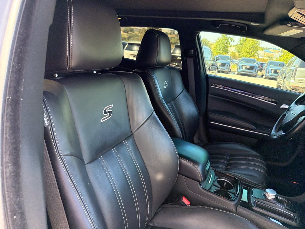 Used 2022 Chrysler 300 S RWD image 34