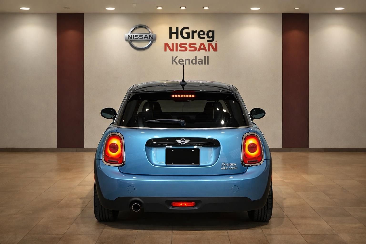 Used 2017 MINI Cooper 2-Door Hardtop FWD image 6