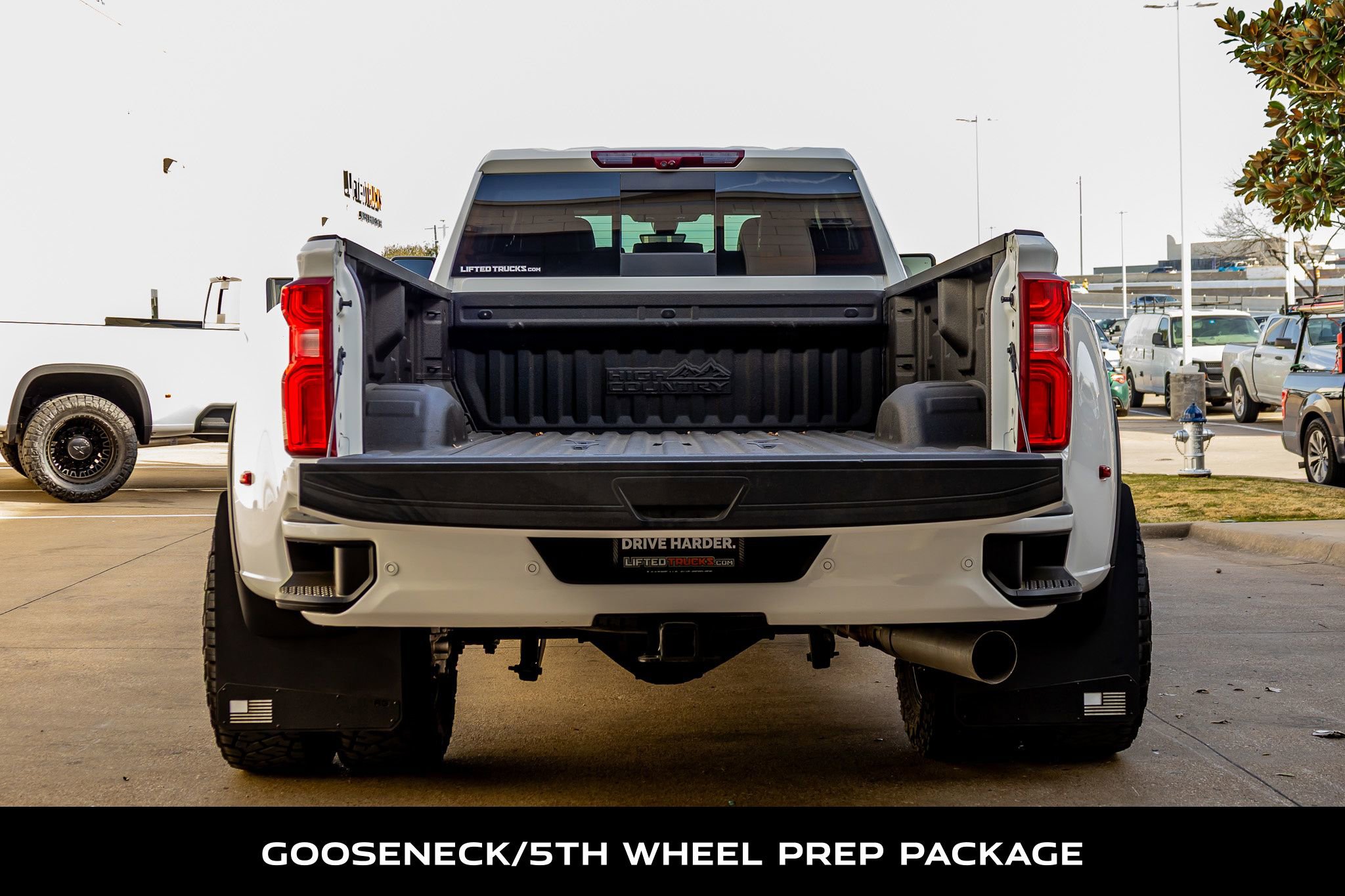 Used 2023 Chevrolet Silverado 3500 High Country w/ Technology Package image 8