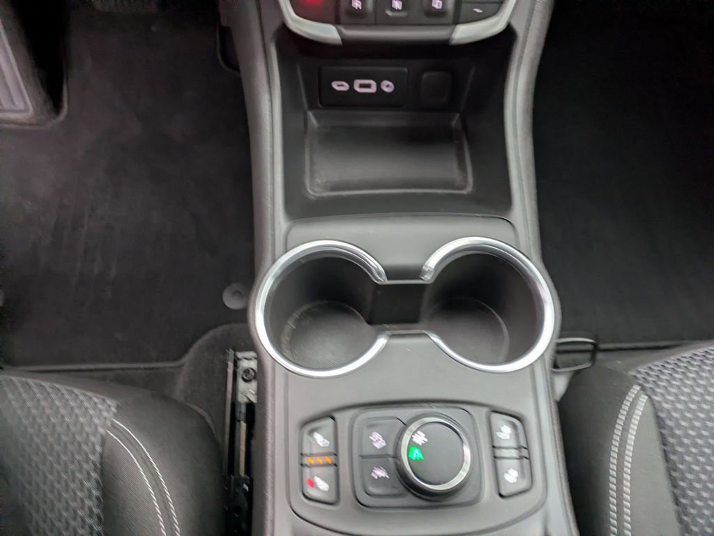 Used 2022 GMC Terrain SLE w/ Driver Convenience Package image 19