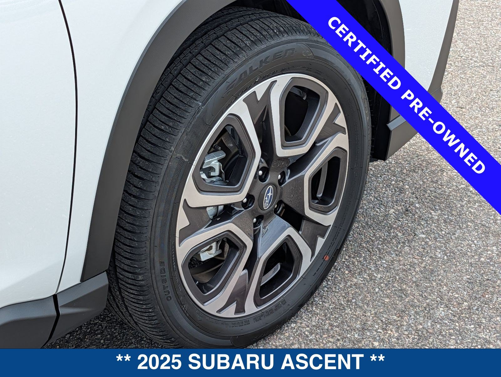 Used 2025 Subaru Ascent Touring AWD/4WD image 13