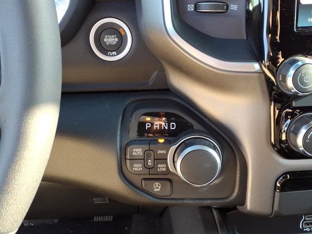 New 2026 RAM 1500 4x4 Crew Cab image 10