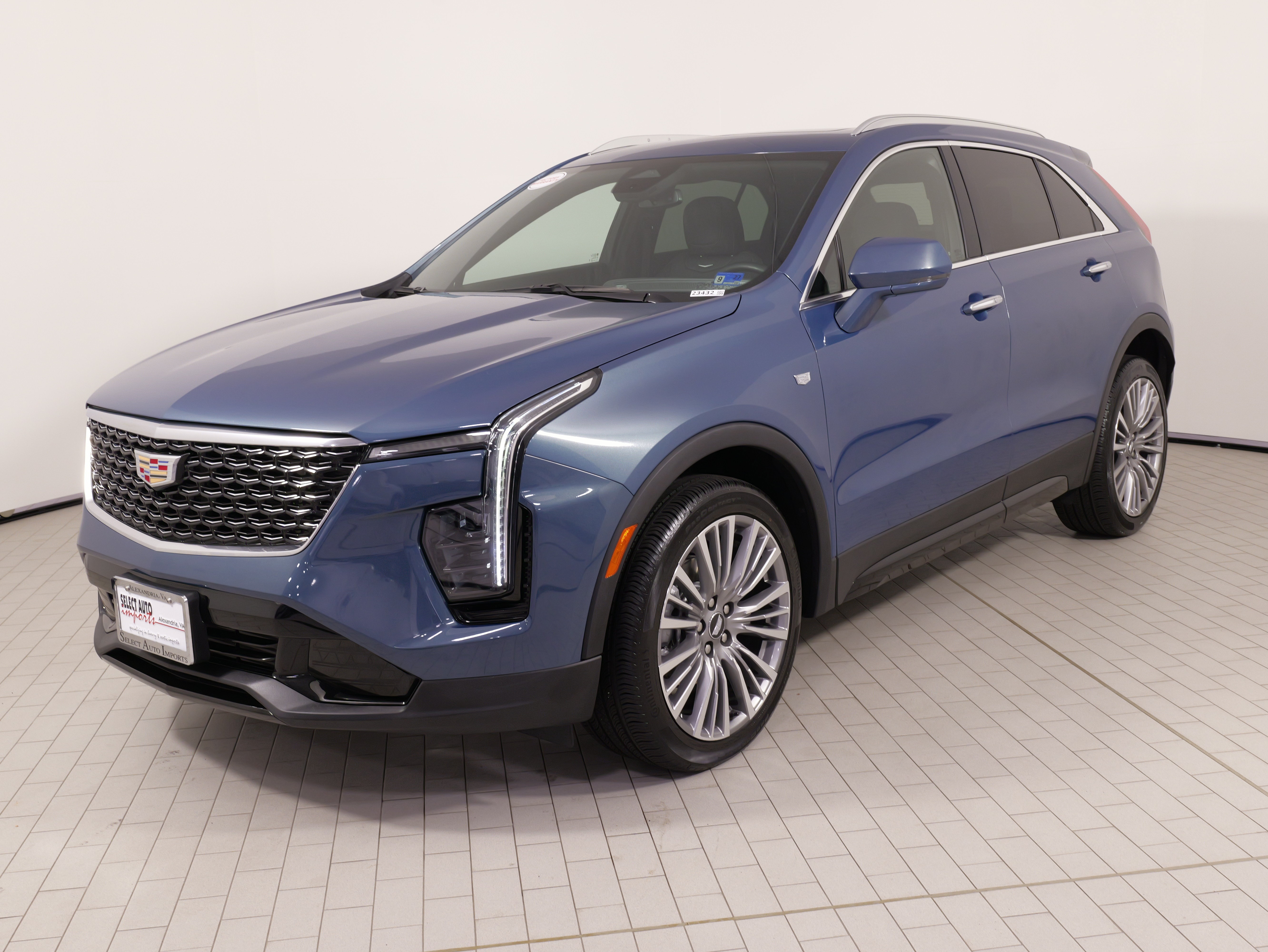 Used 2024 Cadillac XT4 Premium Luxury w/ Cold Weather Package AWD/4WD image 3