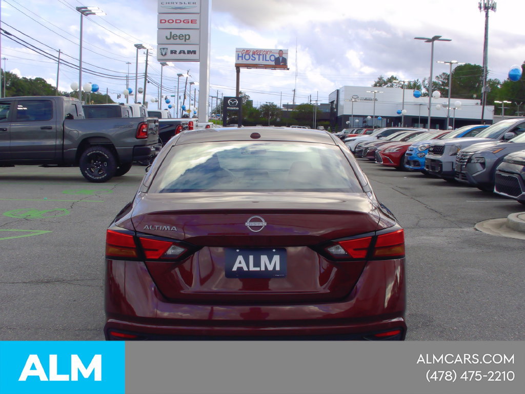 Used 2025 Nissan Altima 2.5 SV FWD image 6