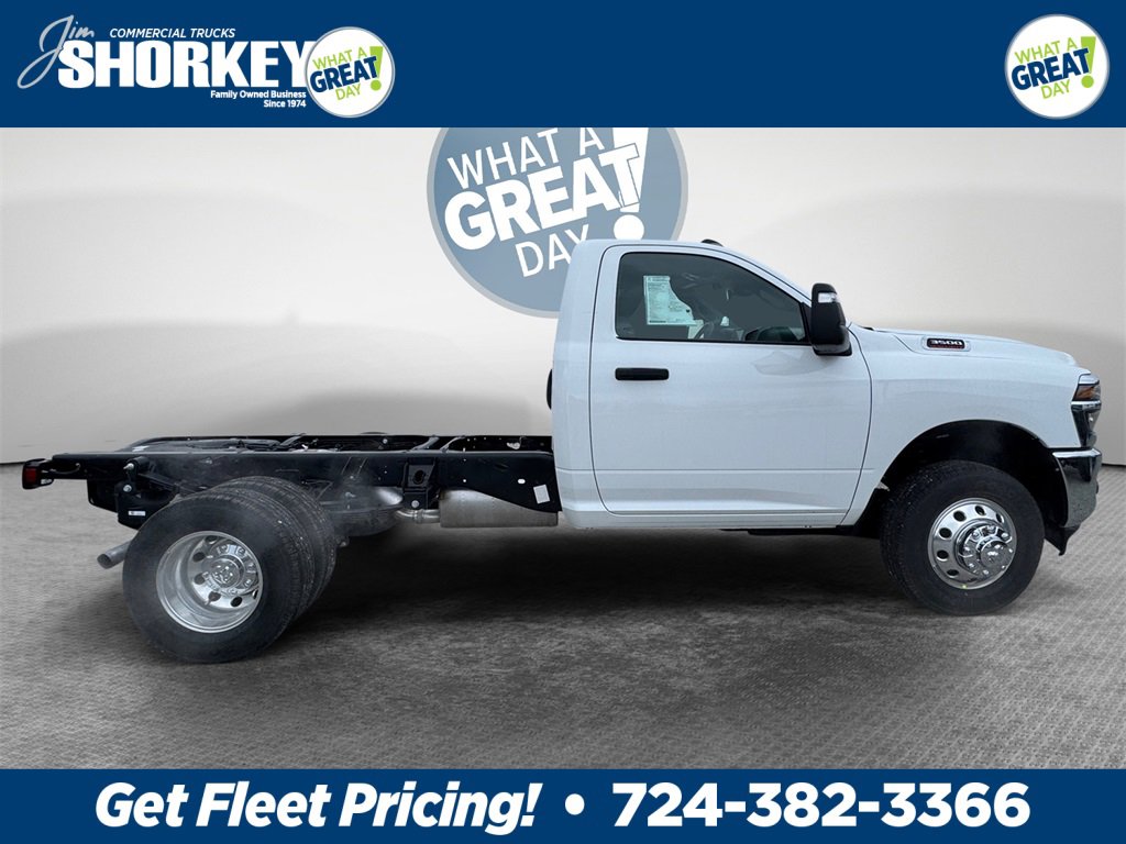 New 2026 RAM 3500 Tradesman w/ Chrome Appearance Group image 2