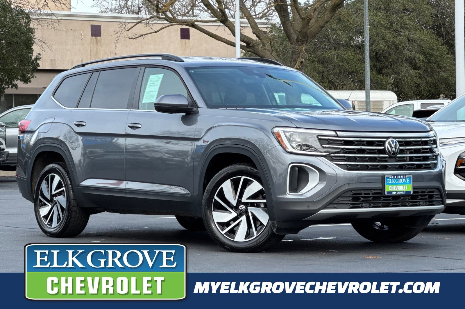Used 2025 Volkswagen Atlas SE image 1