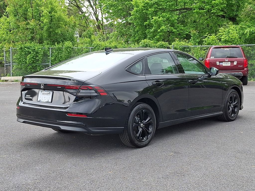 Used 2025 Honda Accord SE image 6