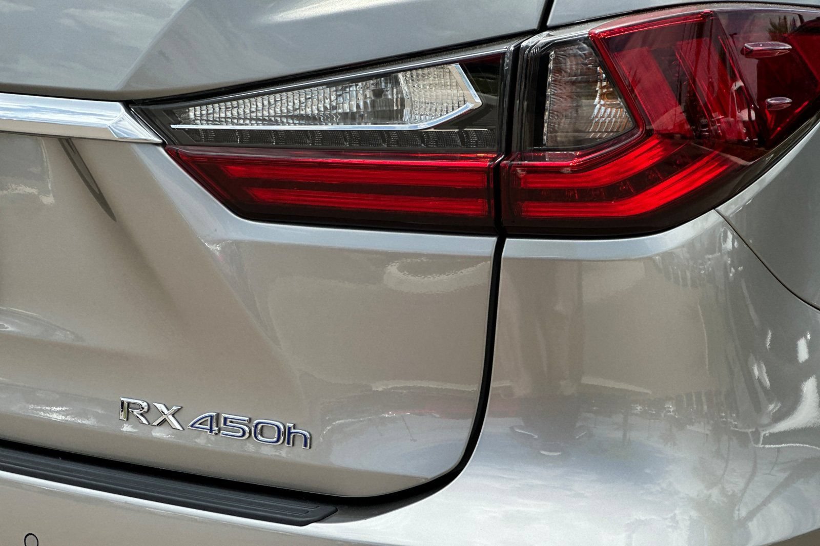 Used 2022 Lexus RX 450h AWD w/ Premium Package image 37