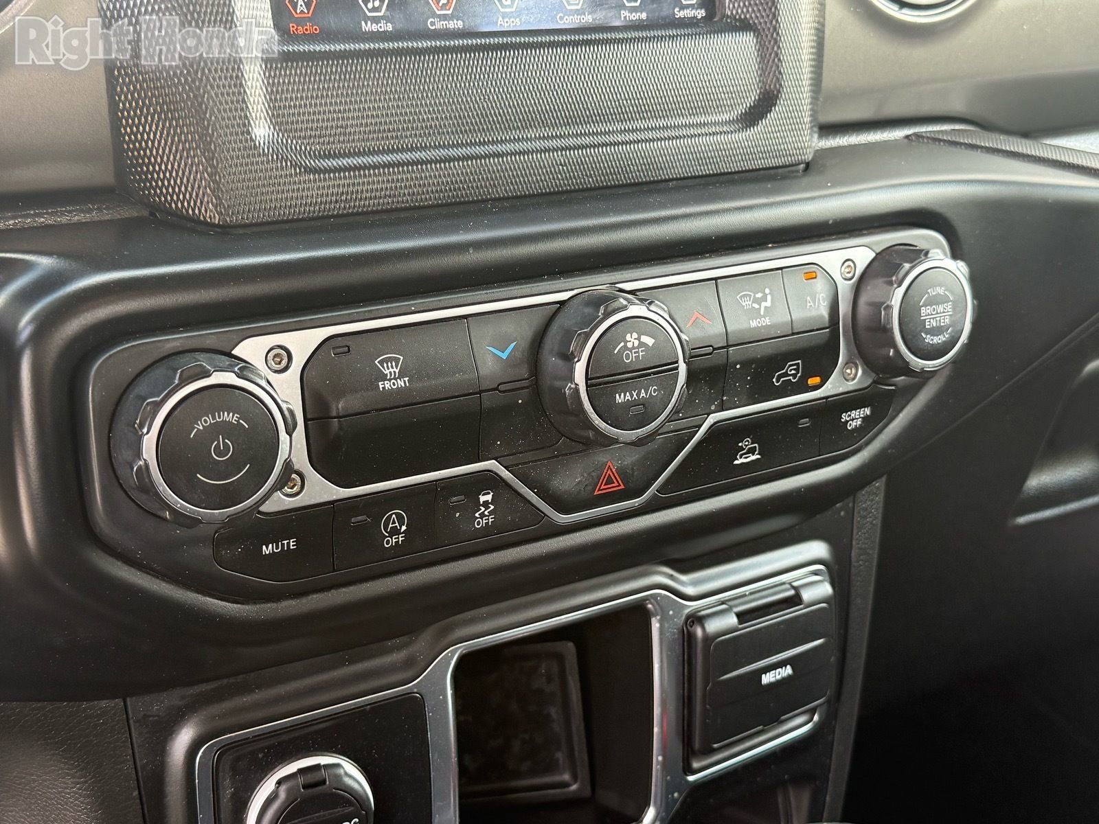 Used 2023 Jeep Wrangler Sport image 23