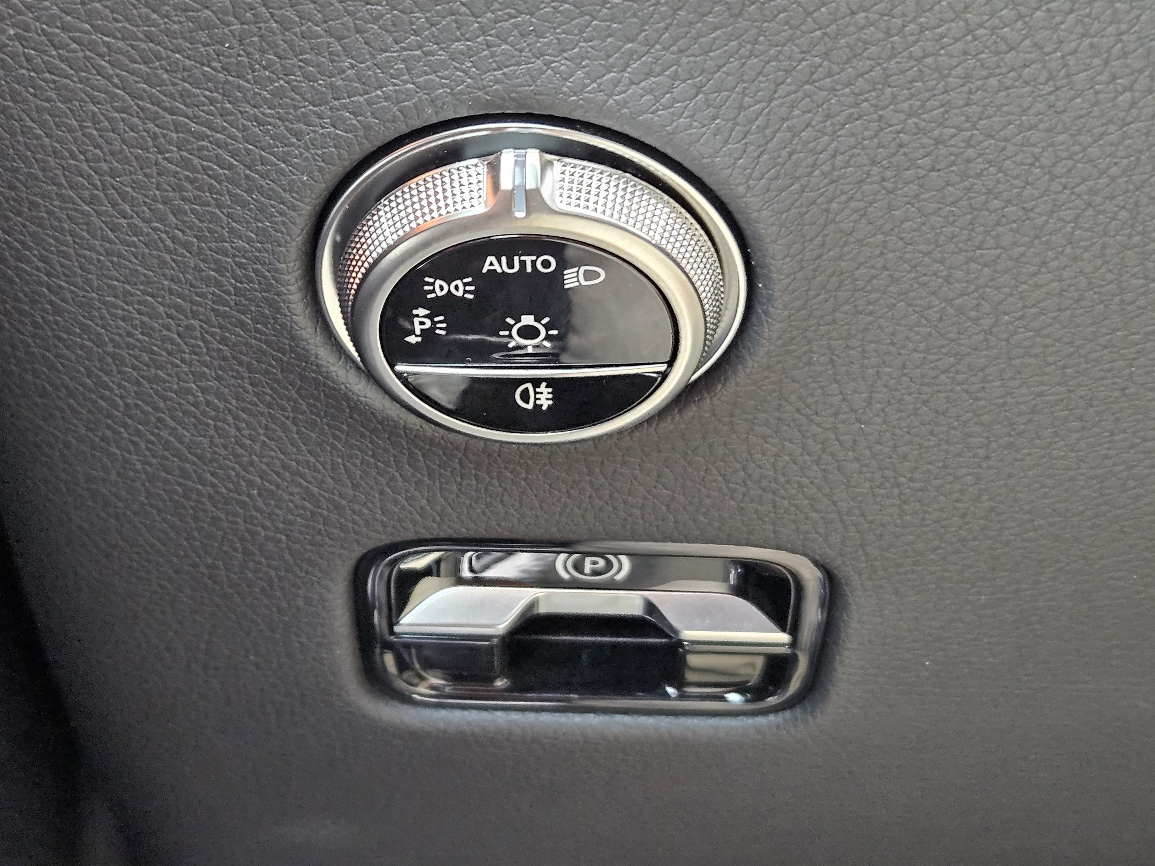 Certified 2026 Mercedes-Benz GLC 300 image 30