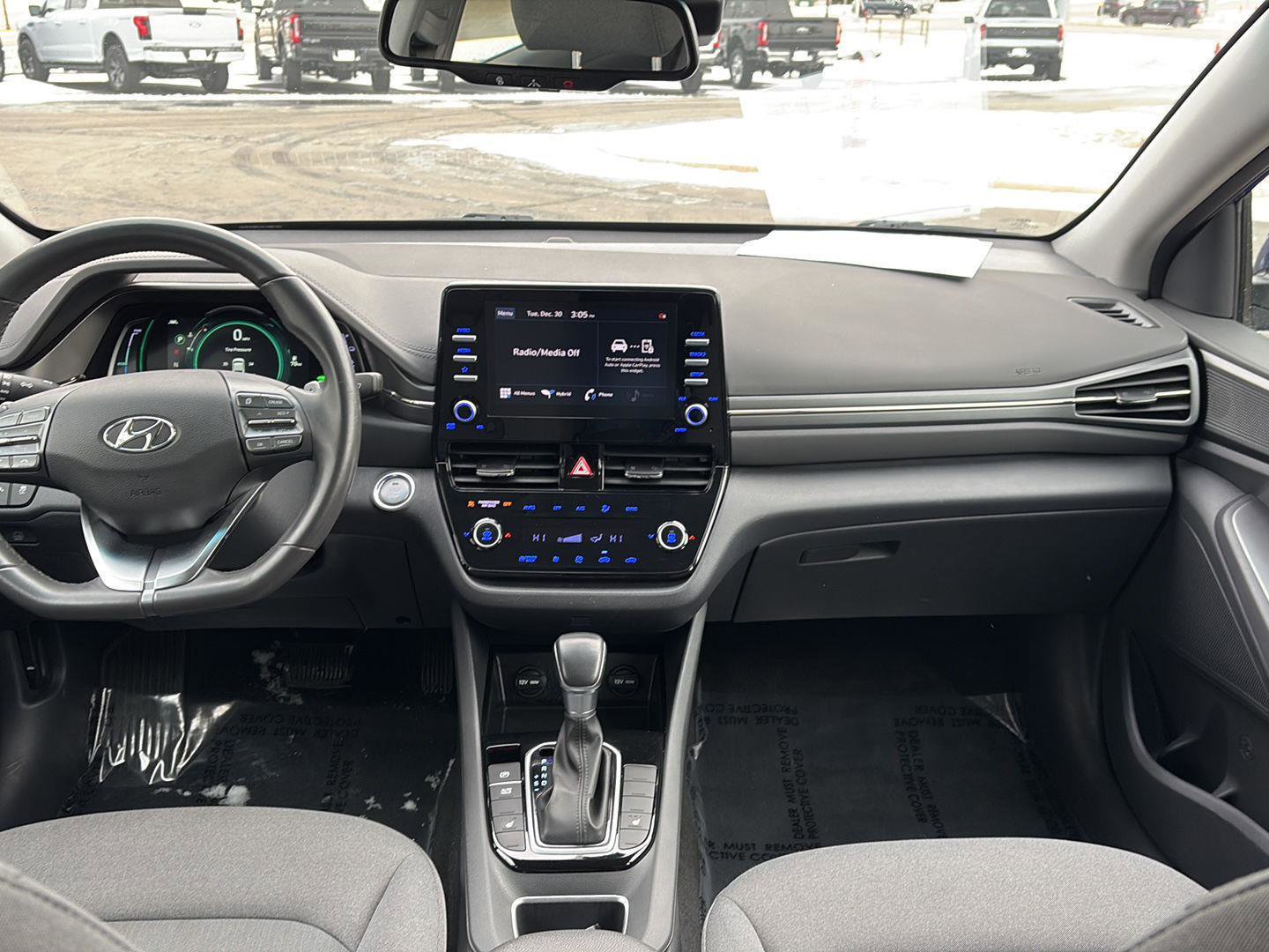 Used 2022 Hyundai Ioniq SE image 7