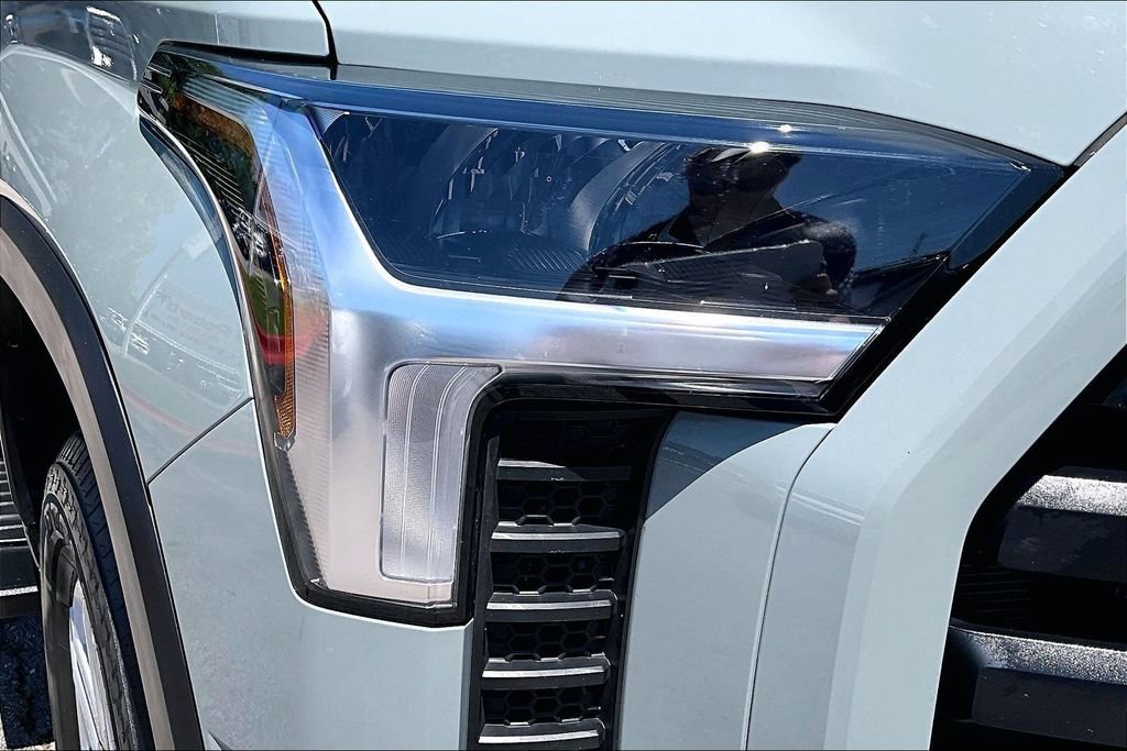 Used 2024 Toyota Tundra SR5 w/ SR5 Premium Package AWD/4WD image 34