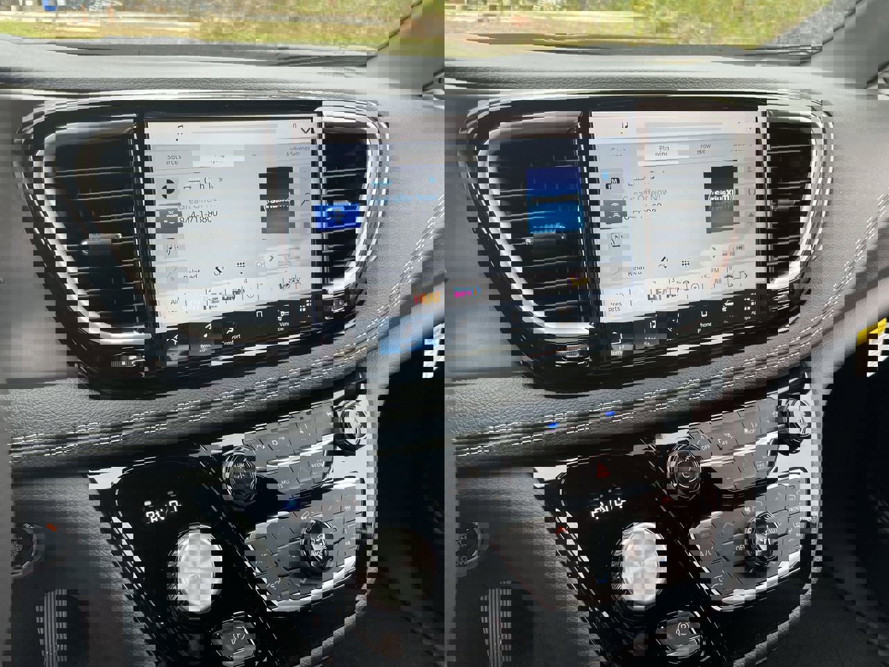 New 2026 Chrysler Pacifica Select image 16