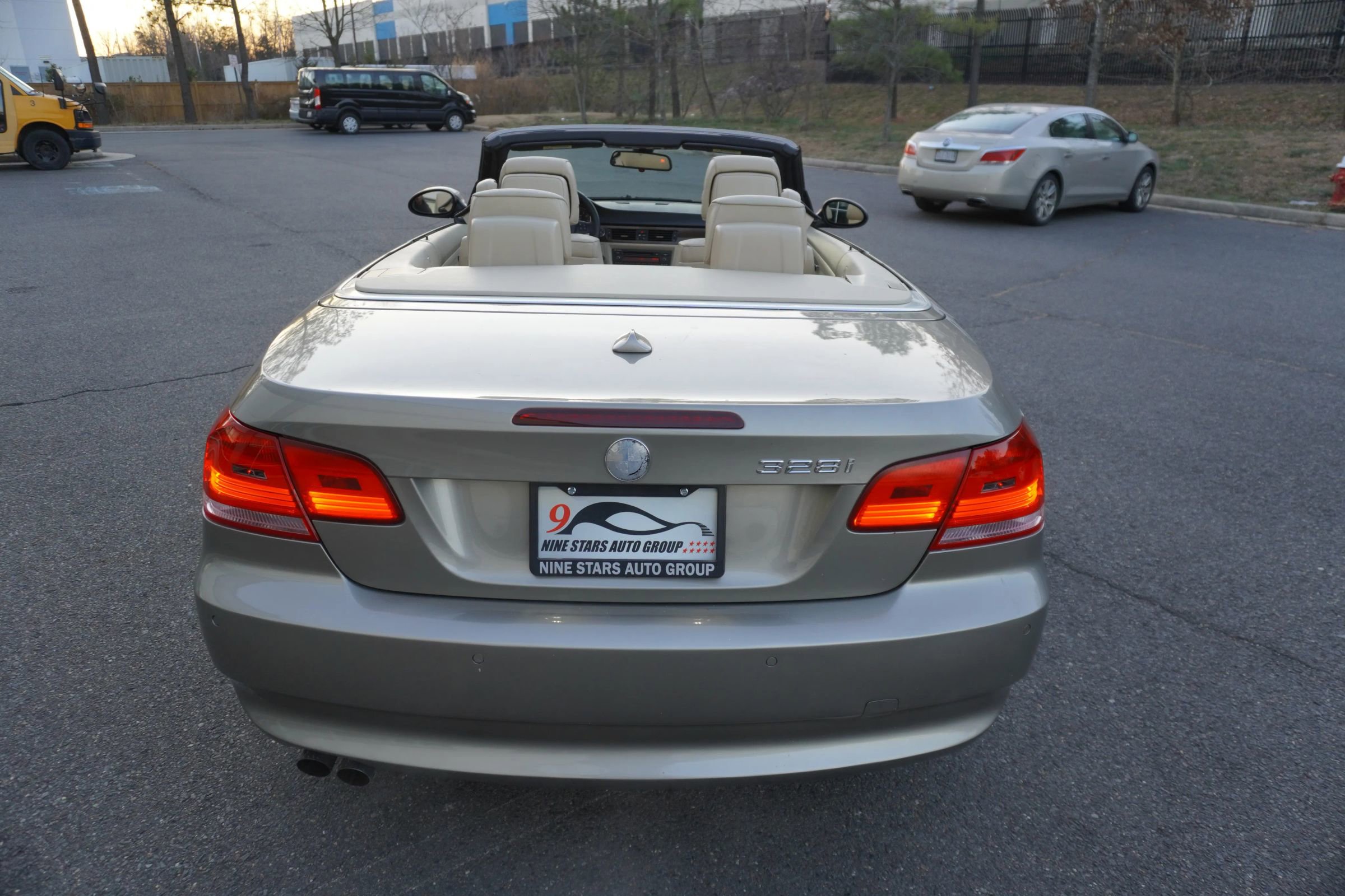 Used 2009 BMW 328i Convertible image 10