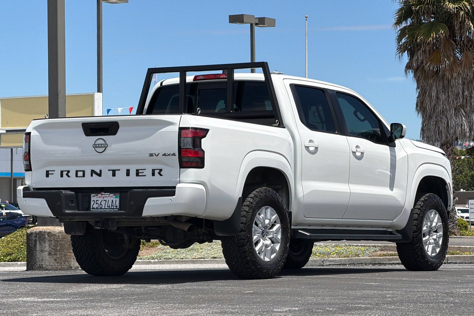 Used 2023 Nissan Frontier SV w/ SV Convenience Package AWD/4WD image 5