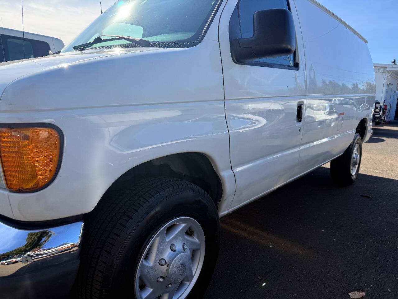 Used 2006 Ford E-350 and Econoline 350 Super Duty RWD image 27