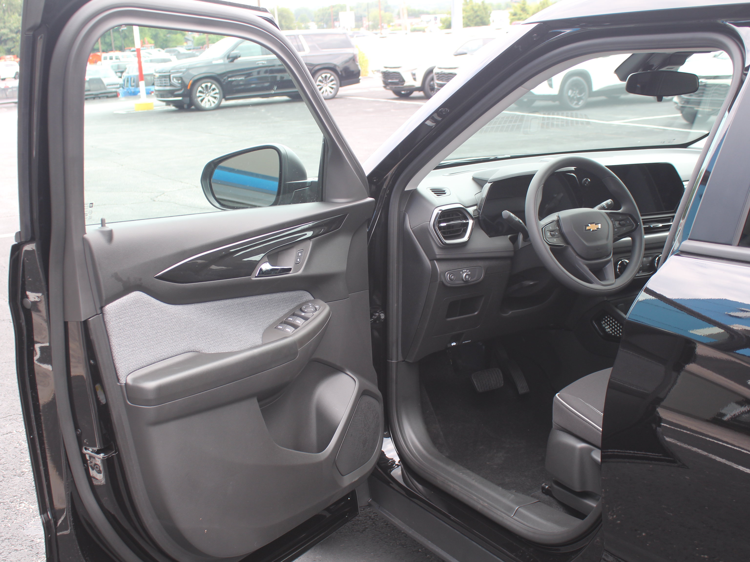 New 2026 Chevrolet TrailBlazer LS w/ LS Convenience Package AWD/4WD image 8