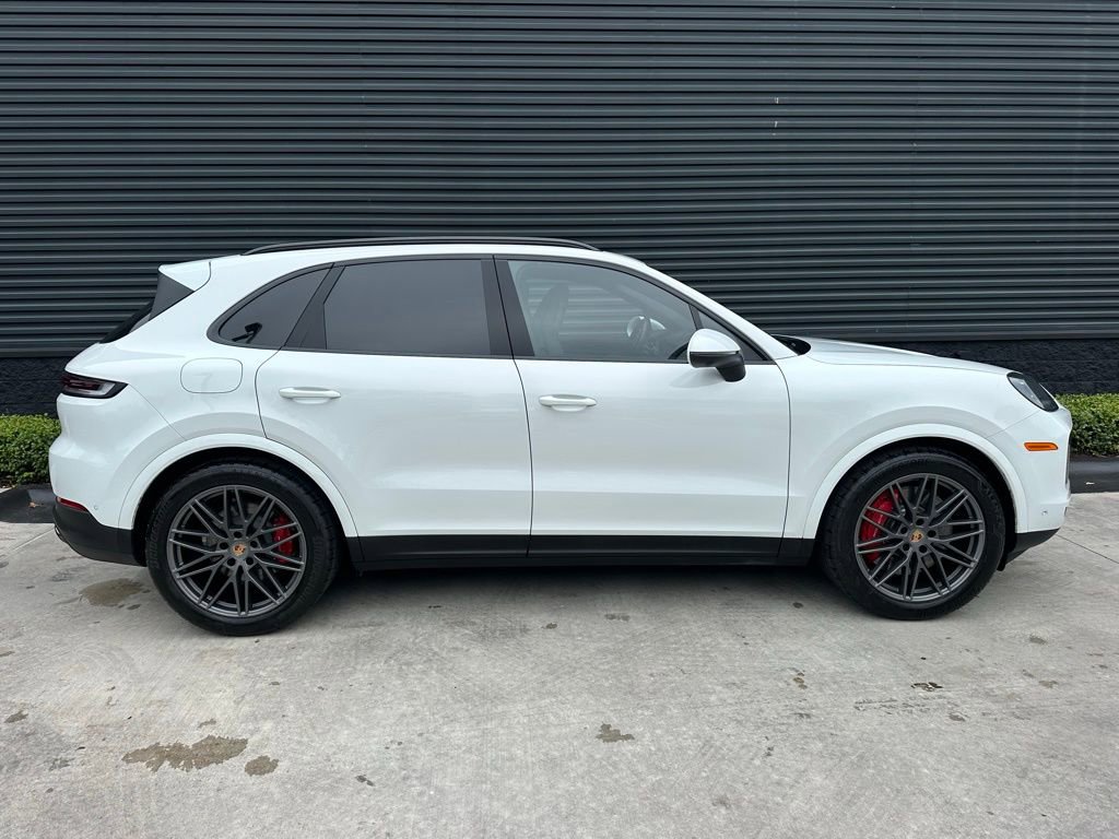 Certified 2025 Porsche Cayenne S image 10