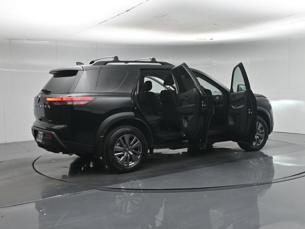 Used 2025 Nissan Pathfinder SV w/ SV Premium Package AWD/4WD image 6