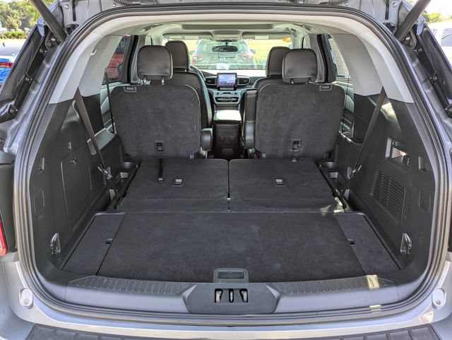 Used 2023 Ford Explorer XLT w/ Equipment Group 202A AWD/4WD image 13